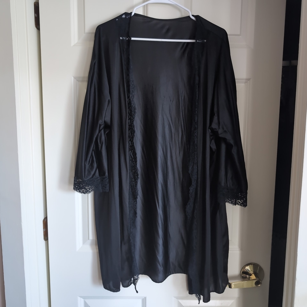 Vintage Dixie Belle black lace nylon robe/kimono